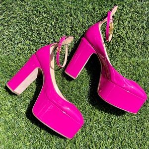NEW! Valentino Garavani Patent Leather Ankle-Strap Platform Pumps Size 8.5